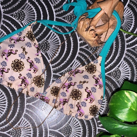 Elephant boho print bikini top 🌿 - Picture 2 of 2